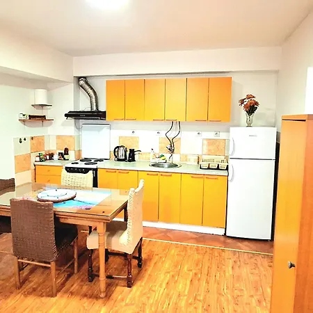 Dm Ii Apartamento Escópia